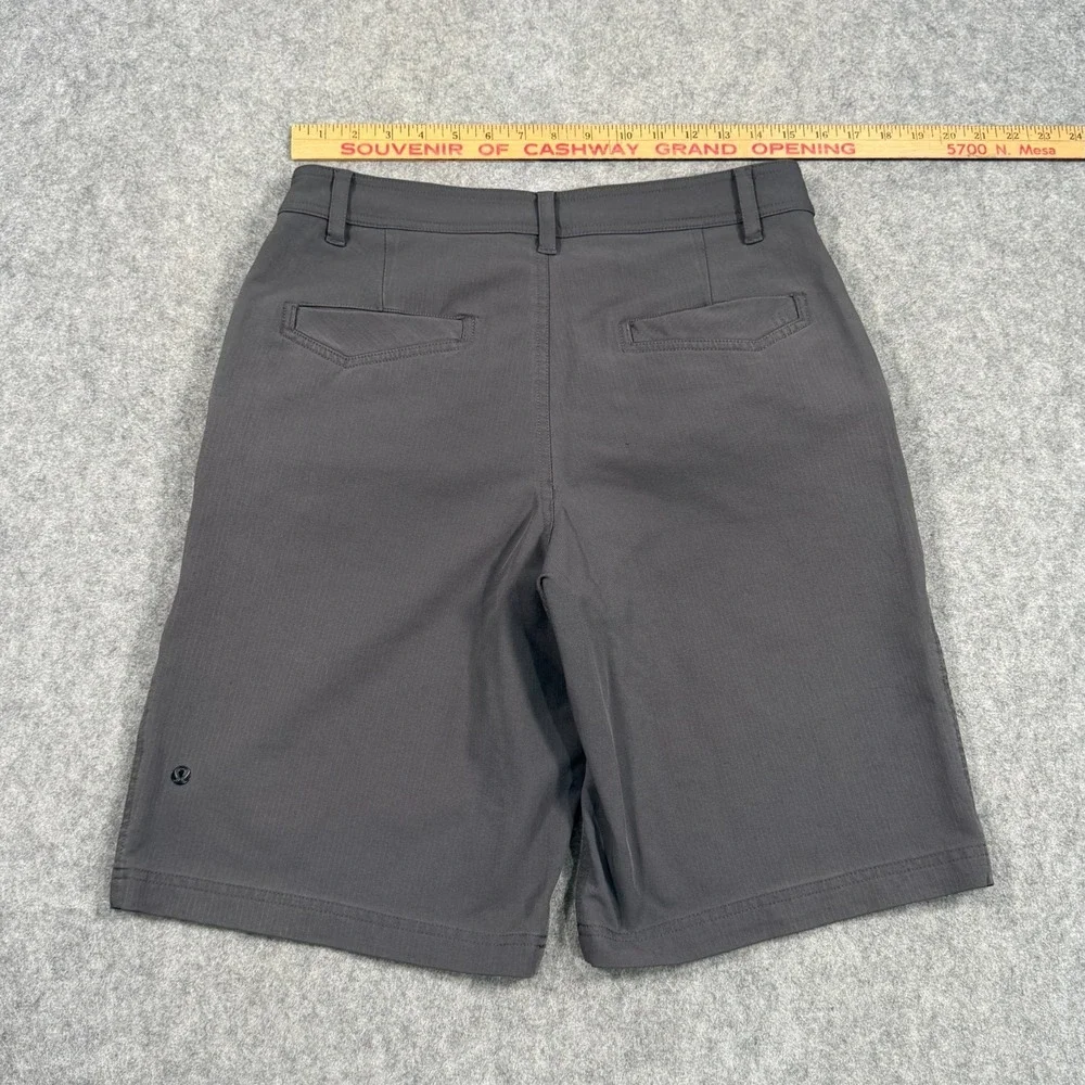 Lululemon Athletica Charcoal Gray Kahuna Performance Shorts Men's Size‎ 32